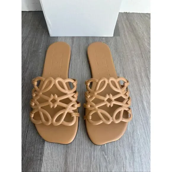 LOEWE Petal Anagram leather slides in Tan EU 38/ US 8 $890 - Picture 7 of 14
